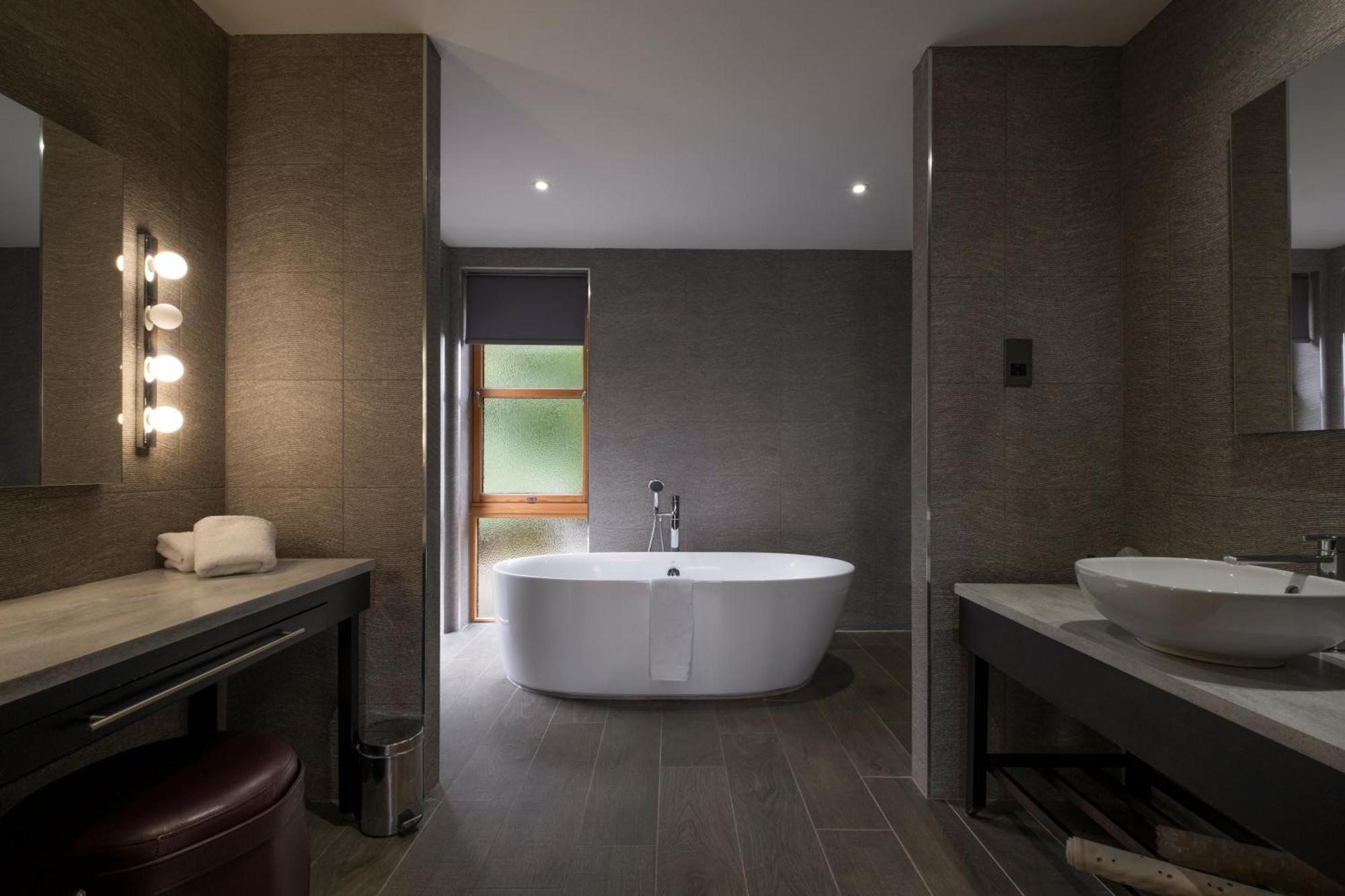 The Lodge On Loch Lomond Hotel ลุสส์ ภายนอก รูปภาพ