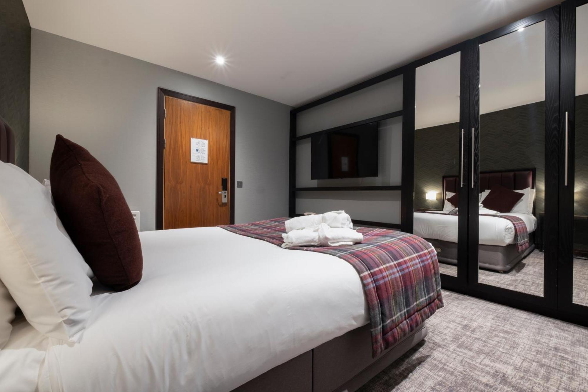 The Lodge On Loch Lomond Hotel ลุสส์ ภายนอก รูปภาพ